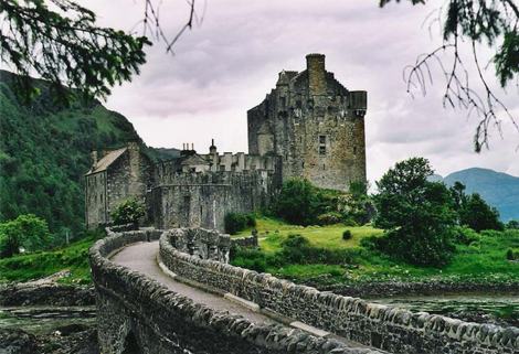 Eilean-Donan-Castle-Scotland